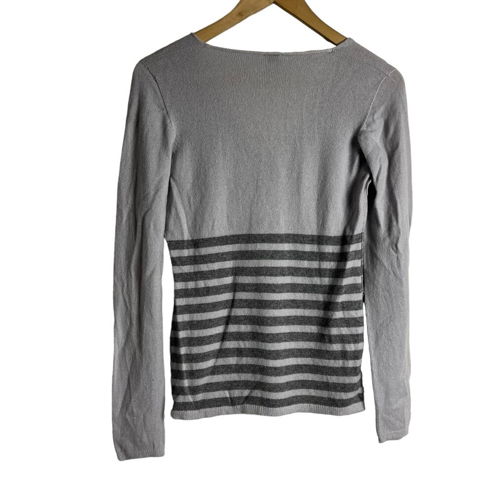 Armani Collezioni Cashmere Gray Striped Long Sleeve Surplice V-Neck Sweater Sz 4 - Picture 8 of 9